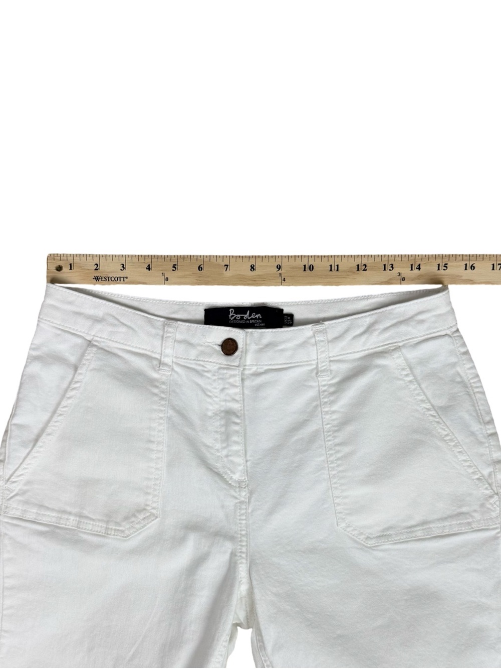 Boden White Denim The Karin Jean Shorts Bermuda Size 8 EUC - Picture 2 of 8